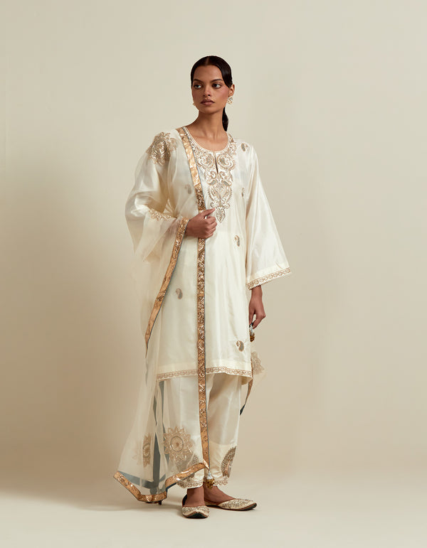 HAND EMBROIDERED DUPATTA- IVORY