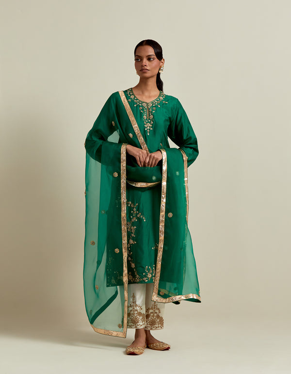 HAND EMBROIDERED DUPATTA- GREEN