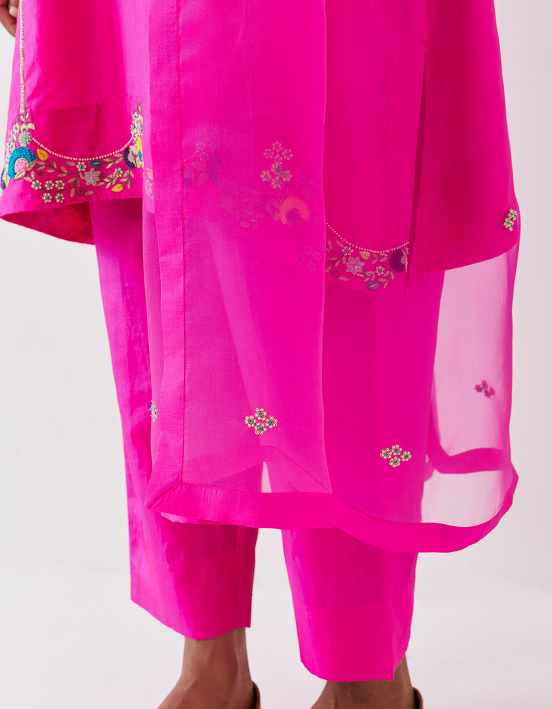 HAND EMBROIDERED DUPATTA- FUCHSIA