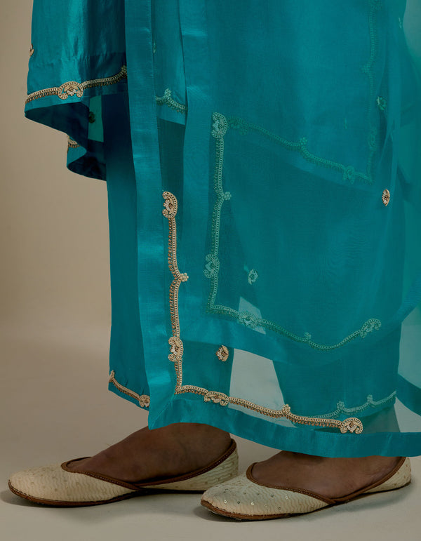 HAND EMBROIDERED DUPATTA- TURQUOISE BLUE